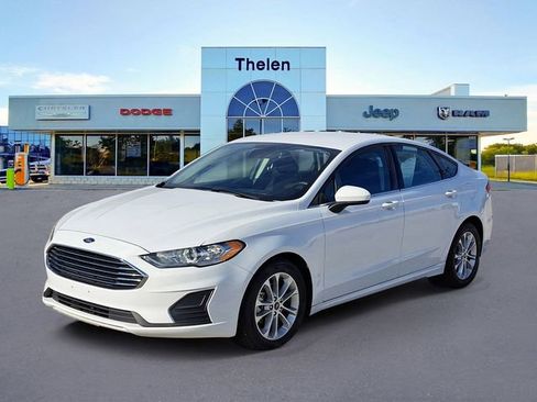 Used 2020 Ford Fusion SE image 2