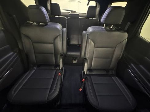Used 2025 Chevrolet Traverse LT w/ Driver Confidence Package FWD image 20