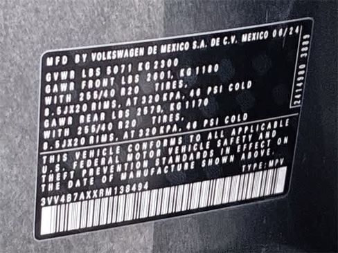 Used 2024 Volkswagen Tiguan SEL R-Line image 39