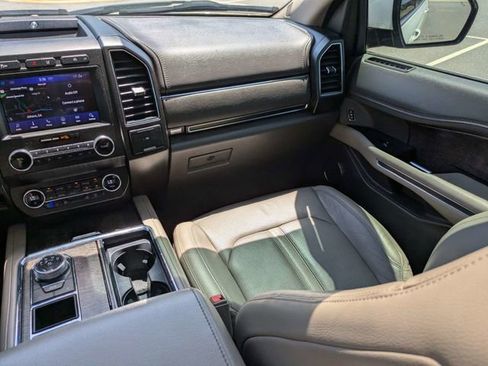 Used 2020 Ford Expedition Limited RWD image 19