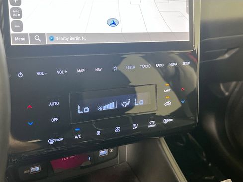 Used 2022 Hyundai Tucson Limited image 16