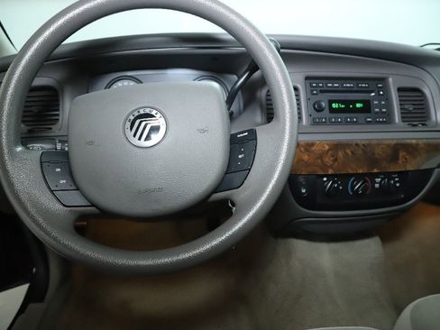 Used 2007 Mercury Grand Marquis GS image 36