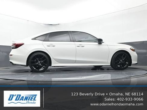 Used 2025 Honda Civic Sport image 13