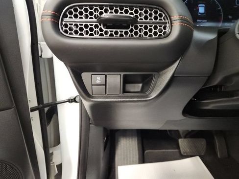 Certified 2025 Honda HR-V Sport image 18