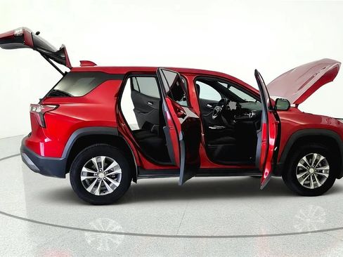 Used 2025 Chevrolet Equinox LT w/ Safety and Technology Package FWD image 12