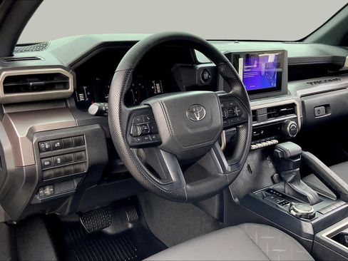 Certified 2025 Toyota Tacoma SR5 AWD/4WD image 17