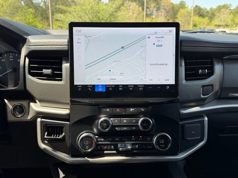 Used 2024 Ford Expedition Max XLT image 20