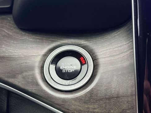 Used 2024 Jeep Grand Cherokee L Limited image 21