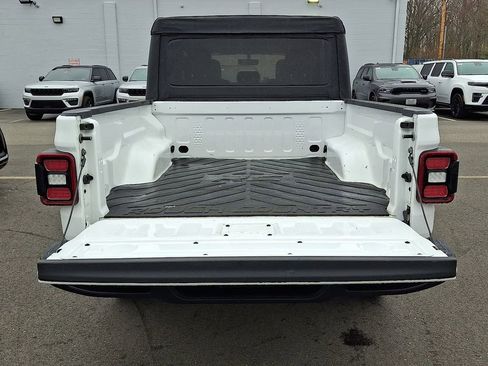 Certified 2022 Jeep Gladiator Overland w/ LED Lighting Group image 31