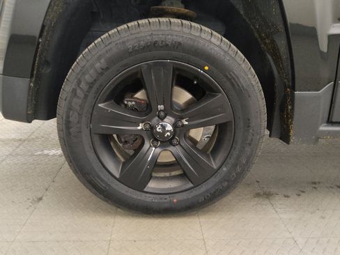 Used 2017 Jeep Patriot High Altitude AWD/4WD image 31