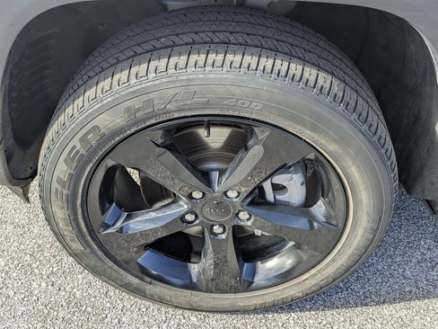 Used 2023 Jeep Grand Cherokee L Laredo image 10