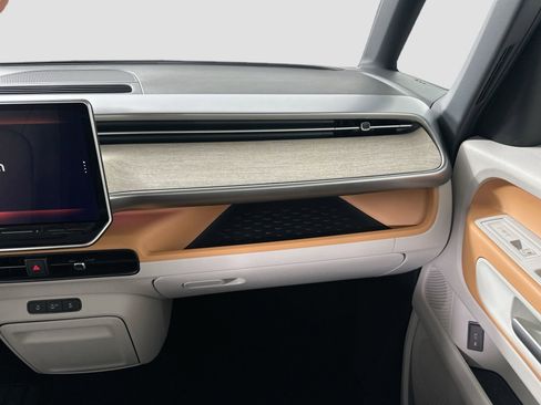 New 2025 Volkswagen ID. Buzz Pro S Plus image 27