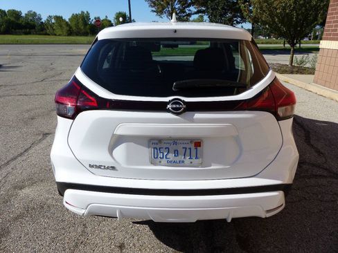 Used 2023 Nissan Kicks S FWD image 8