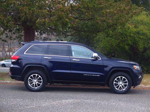 Used 2015 Jeep Grand Cherokee Limited w/ Trailer Tow Group IV image 5
