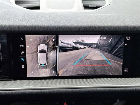 Used 2025 Porsche Cayenne w/ Premium Package Plus image 24