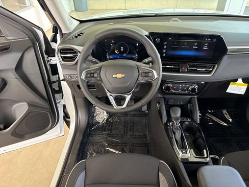 New 2026 Chevrolet TrailBlazer LT w/ LT Cold Weather Package FWD image 13