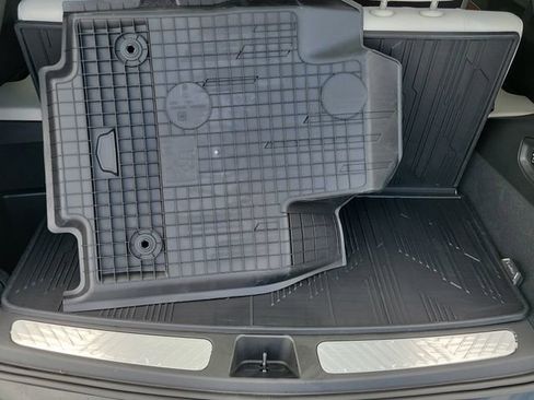 New 2026 Cadillac Vistiq Sport w/ LPO, Floor Liner Package AWD/4WD image 12
