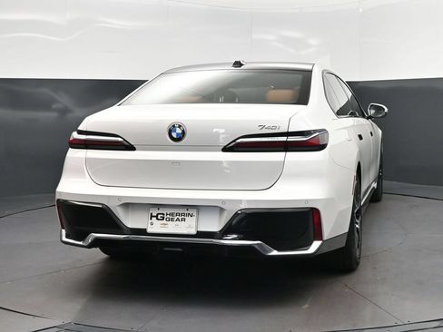 Used 2026 BMW 740i RWD image 7