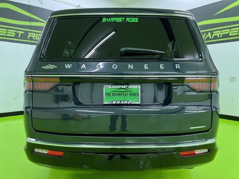 Used 2024 Jeep Wagoneer L Series II w/ Flexible Seating Group AWD/4WD image 8