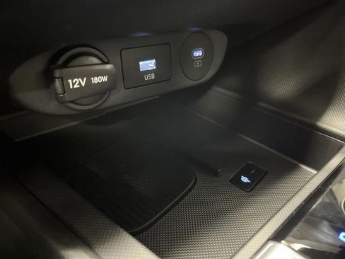 Used 2024 Hyundai Elantra Limited image 24