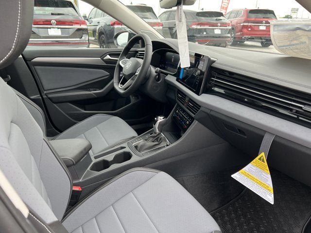 New 2025 Volkswagen Jetta SE FWD image 30