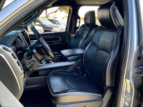 Used 2022 RAM 2500 Laramie w/ Night Edition image 13