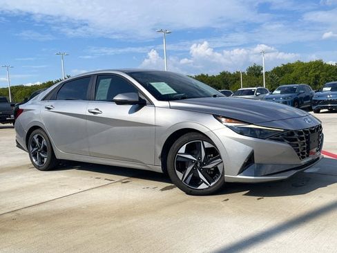 Used 2023 Hyundai Elantra Limited image 6