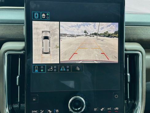Used 2025 GMC Yukon Denali Ultimate AWD/4WD image 36
