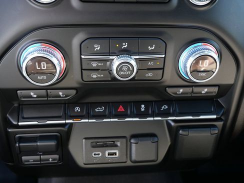 Used 2019 GMC Sierra 1500 SLT AWD/4WD image 26