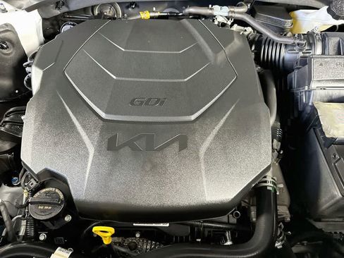 Used 2024 Kia Telluride EX w/ EX Captain's Chair Package FWD image 8