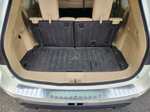 Used 2017 Nissan Pathfinder Platinum w/ Cargo Package image 32