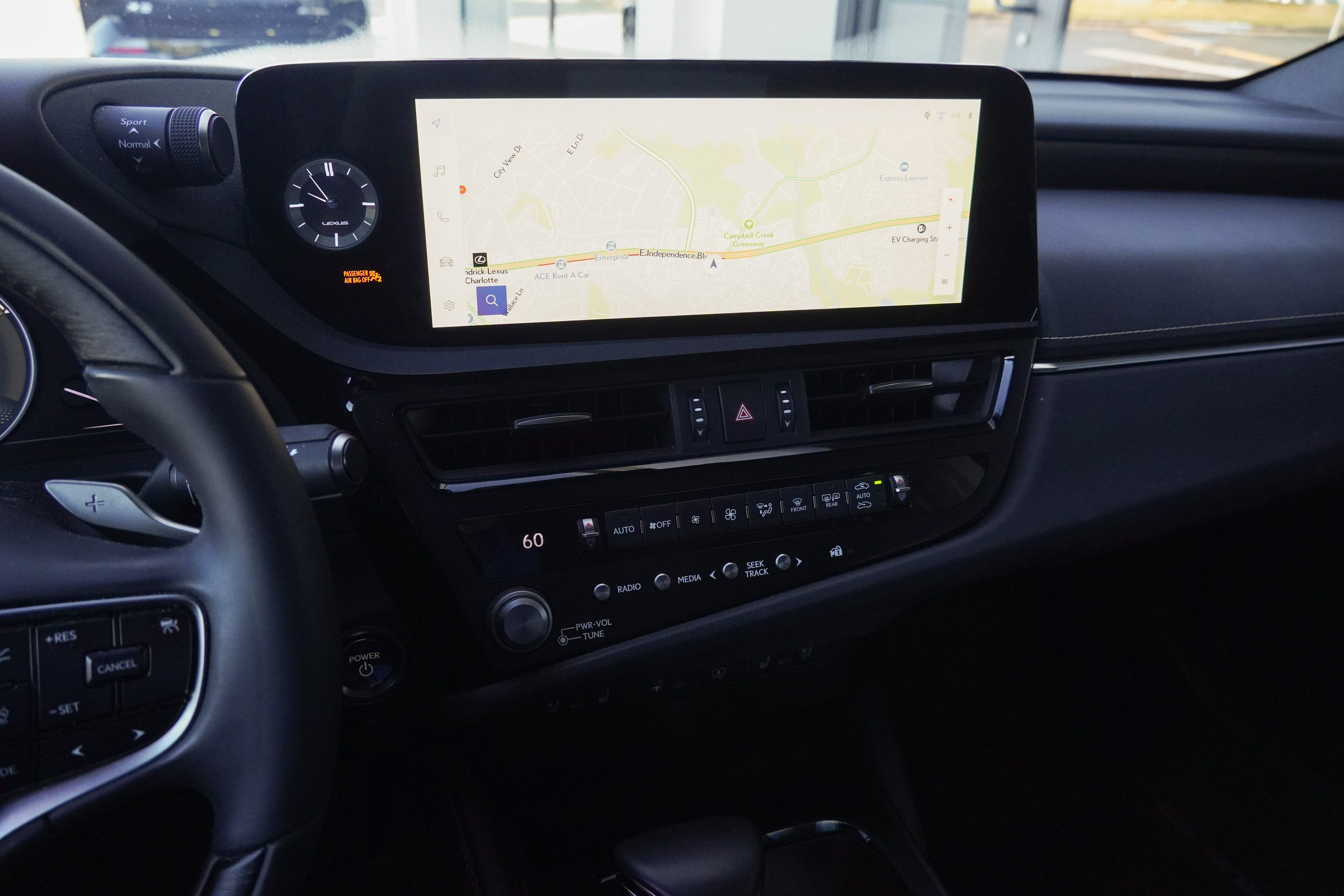 Used 2024 Lexus ES 300h Ultra Luxury w/ Accessory Package (Z2) FWD image 23