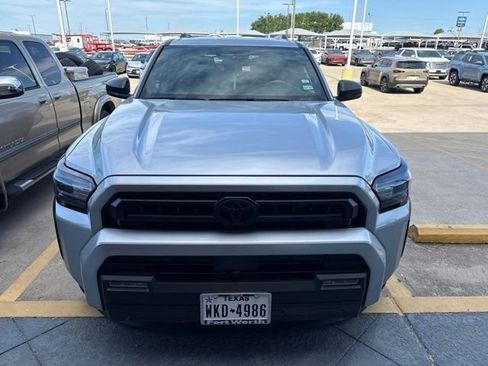 Used 2025 Toyota 4Runner SR5 AWD/4WD image 3