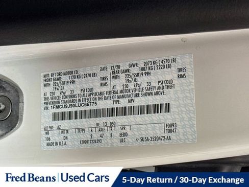 Used 2020 Ford Escape Titanium w/ Titanium Premium Package 2.0 AWD/4WD image 39