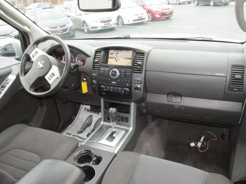Used 2010 Nissan Pathfinder SE w/ SE Premium Journey Pkg AWD/4WD image 26