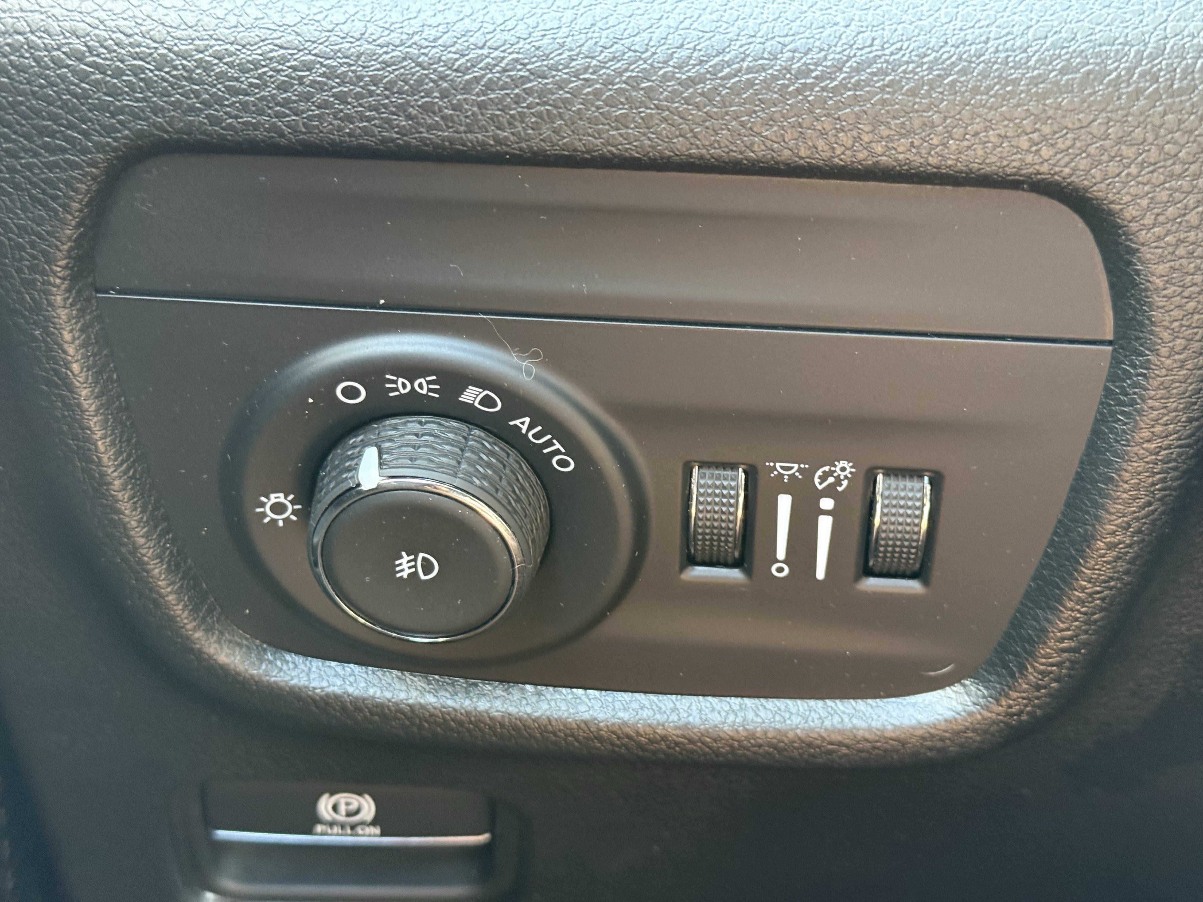 Used 2023 Jeep Grand Cherokee Limited AWD/4WD image 27