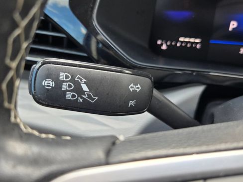 Certified 2024 Volkswagen Taos S FWD image 23
