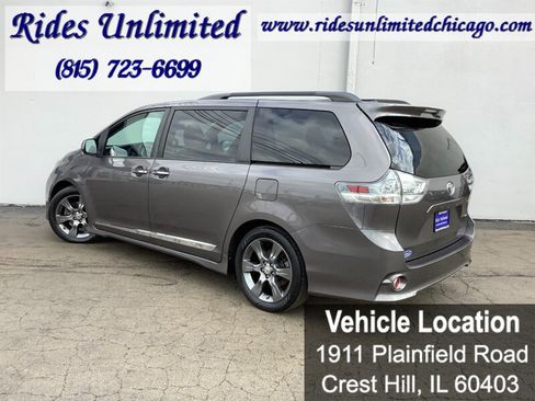 Used 2016 Toyota Sienna SE w/ SE Preferred Package FWD image 5