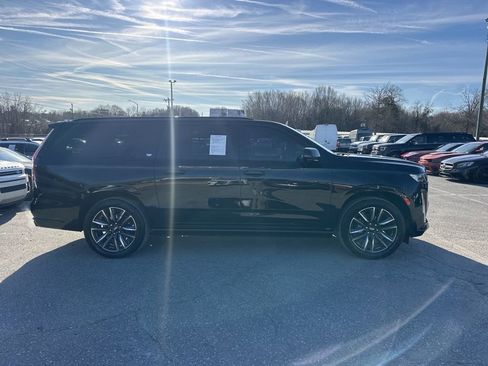 Used 2023 Cadillac Escalade ESV Sport Platinum image 6