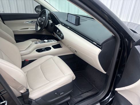 Used 2023 Genesis GV70 2.5T w/ Select Package image 37