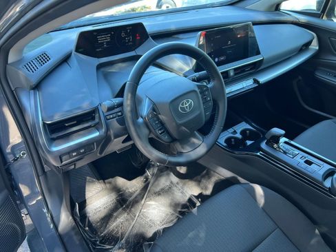 Used 2025 Toyota Prius LE image 28