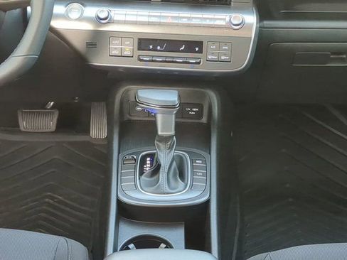 Used 2025 Hyundai Kona SEL FWD image 18