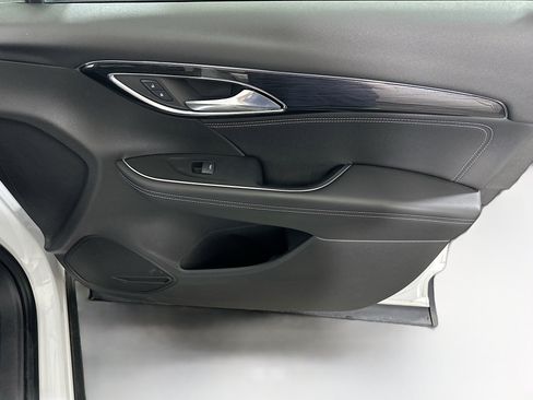 Used 2022 Buick Envision Preferred image 31