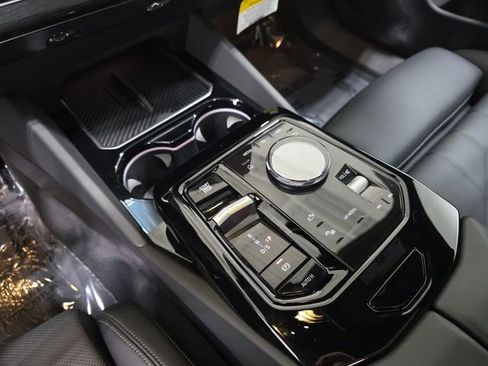 Certified 2026 BMW 550e xDrive AWD/4WD image 22