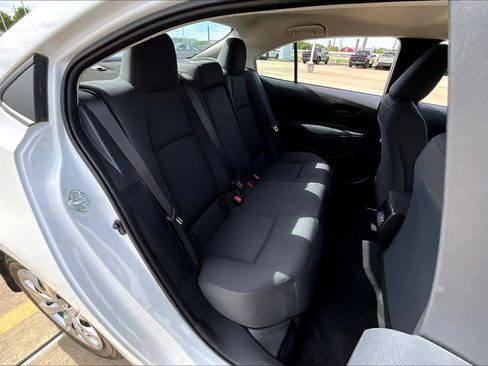 Used 2025 Toyota Corolla LE image 20