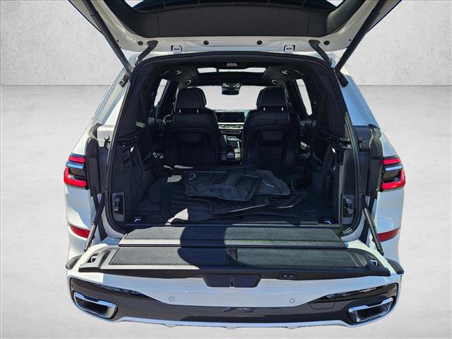 Certified 2024 BMW X7 xDrive40i w/ M Sport Package AWD/4WD image 6