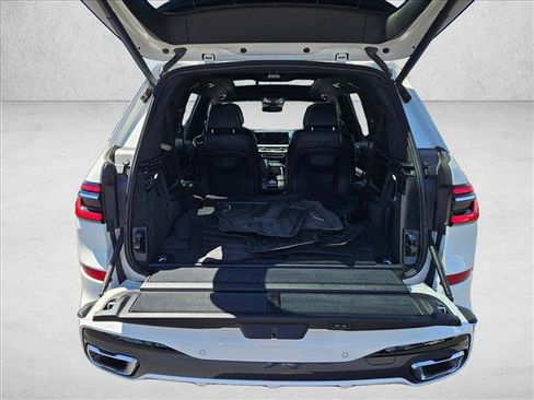 Used 2024 BMW X7 xDrive40i w/ M Sport Package AWD/4WD image 6