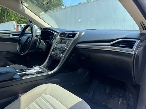 Used 2018 Ford Fusion S FWD image 16