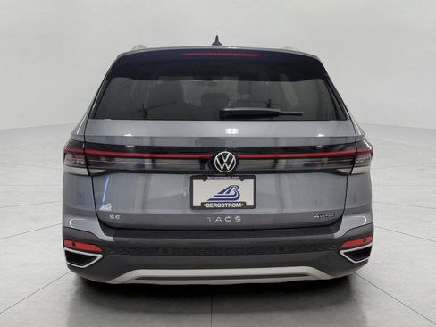 Used 2025 Volkswagen Taos SE AWD/4WD image 25