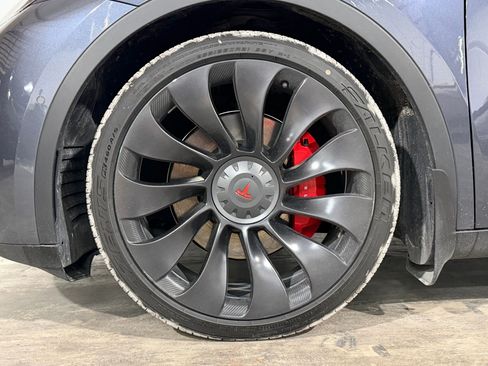 Used 2022 Tesla Model Y Performance AWD/4WD image 10